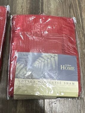 LL BEAN 2 rhubarb red vintage cotton matelasse SHAMS standard 20 X 26 NEW